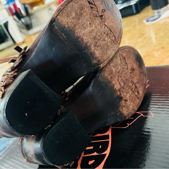 FREEBIRD LUCY FRINGE CLOGS - Picture 6 of 9